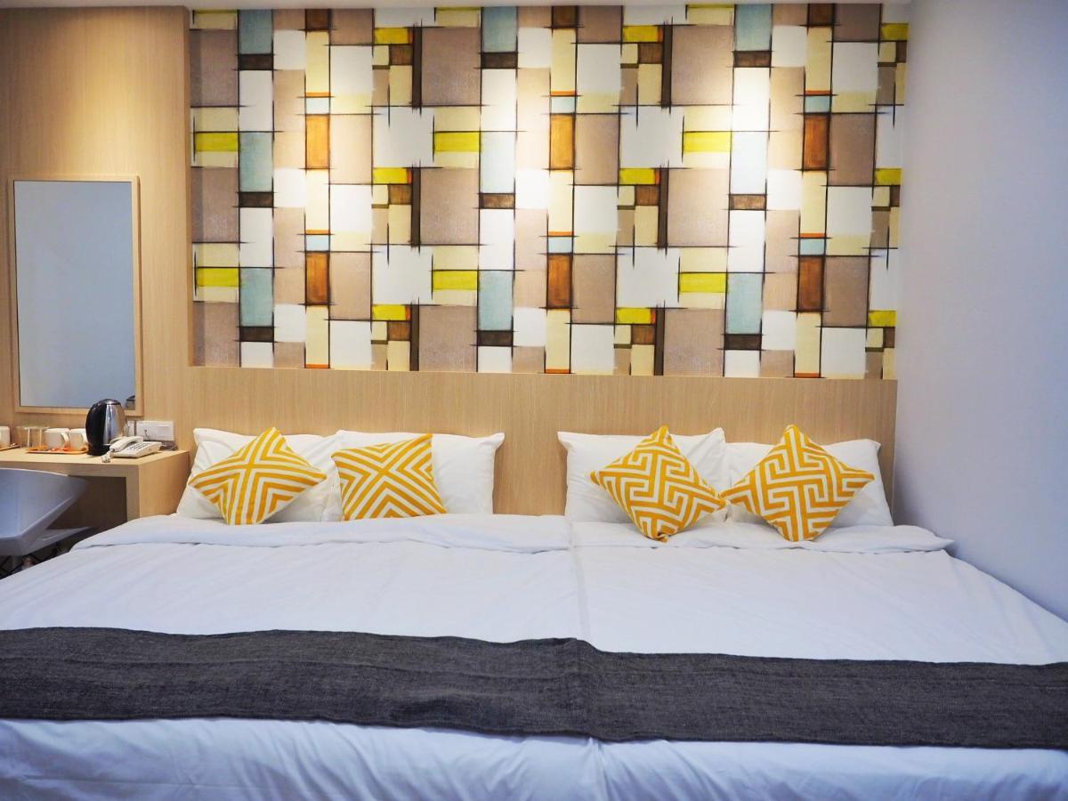 The Tree Hotel Muar Buitenkant foto