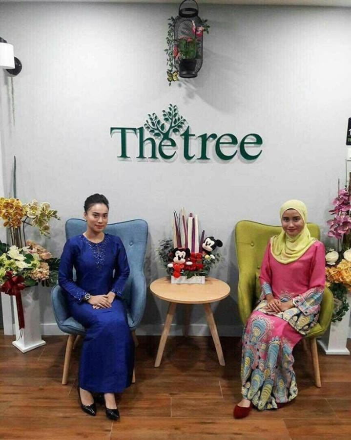 The Tree Hotel Muar Buitenkant foto
